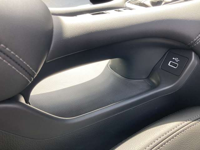 ホンダ ＺＲ−Ｖ １．５ Ｚ ４ＷＤ R6年 (東北) 99