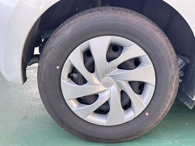 トヨタ ヤリス １．０ Ｘ R6年 (東海) 99