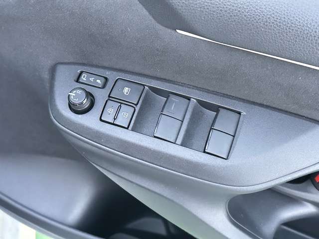 トヨタ ヤリス １．０ Ｘ R6年 (東海) 99