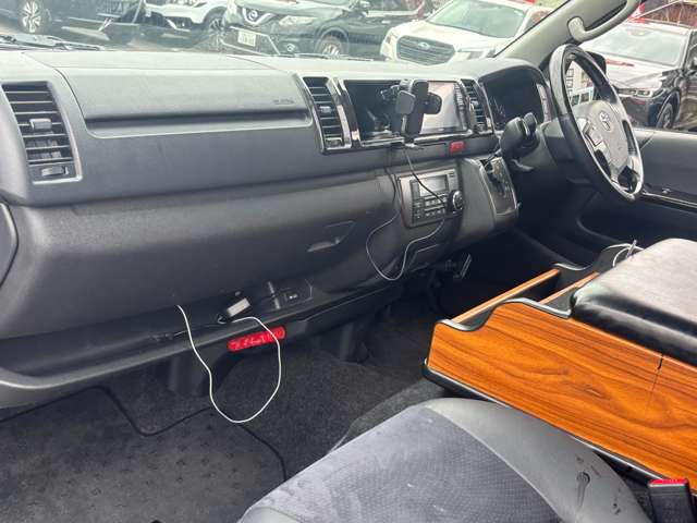 トヨタ ハイエースバン ２．７ スーパーＧＬ ダークプライム ワイド ミドルルーフ ロングボディ H27年 (中国) 99