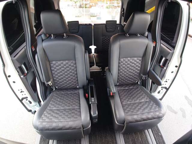 トヨタ ヴォクシー ２．０ Ｓ－Ｚ R5年 (中国) 99