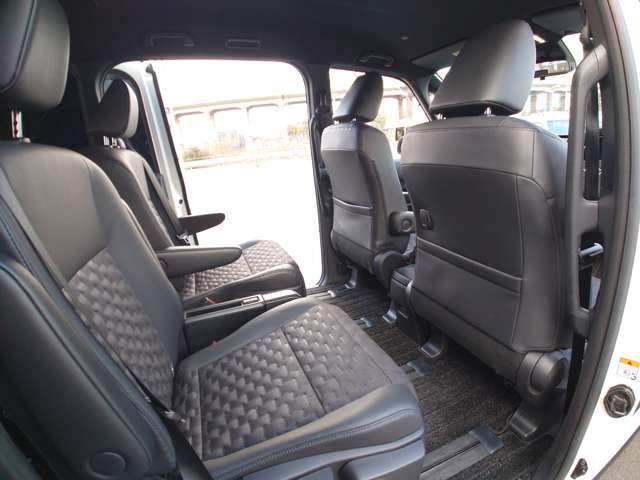 トヨタ ヴォクシー ２．０ Ｓ－Ｚ R5年 (中国) 99