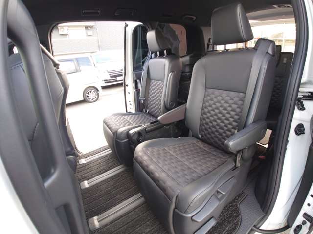 トヨタ ヴォクシー ２．０ Ｓ－Ｚ R5年 (中国) 99