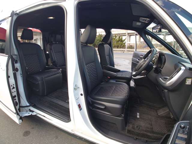 トヨタ ヴォクシー ２．０ Ｓ－Ｚ R5年 (中国) 99