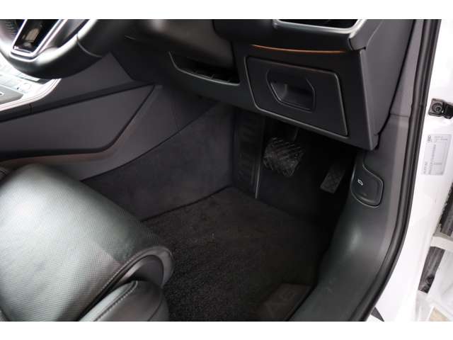 アウディ Ａ６　アバント ４０ ＴＤＩ クワトロ スポーツ ディーゼルターボ ４ＷＤ R2年 (近畿) 99