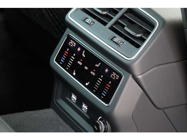 アウディ Ａ６　アバント ４０ ＴＤＩ クワトロ スポーツ ディーゼルターボ ４ＷＤ R2年 (近畿) 99