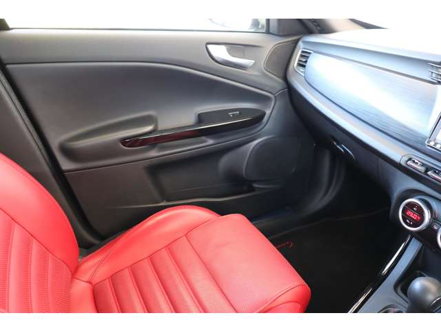 アルファロメオ ジュリエッタ スポルティーバ H25年 (近畿) 99