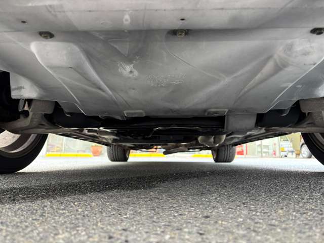 日産 スカイラインＧＴ−Ｒ ２．６ ４ＷＤ H13年 (中国) 99