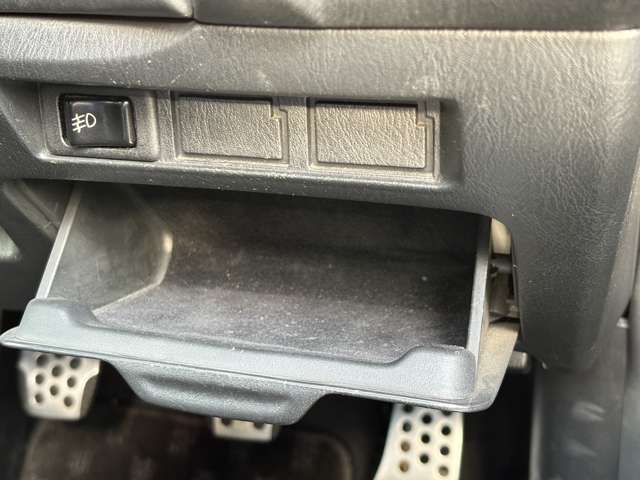 日産 スカイラインＧＴ−Ｒ ２．６ ４ＷＤ H13年 (中国) 99