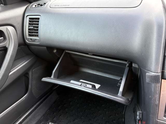 日産 スカイラインＧＴ−Ｒ ２．６ ４ＷＤ H13年 (中国) 99