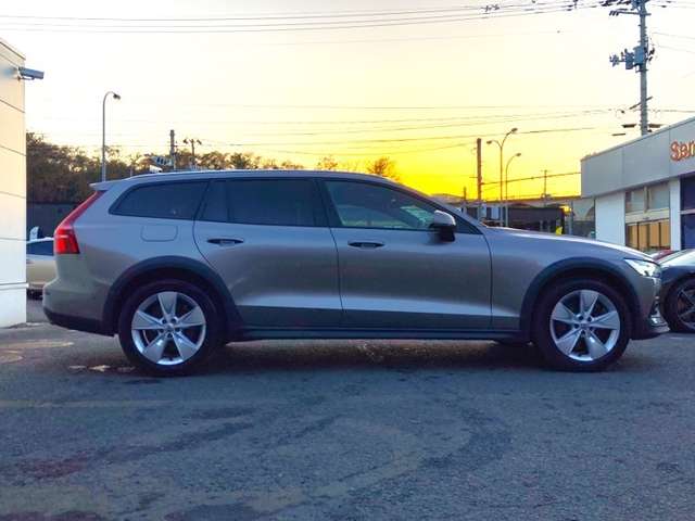 ボルボ Ｖ６０クロスカントリー Ｔ５ ＡＷＤ ４ＷＤ R2年 (東北) 99