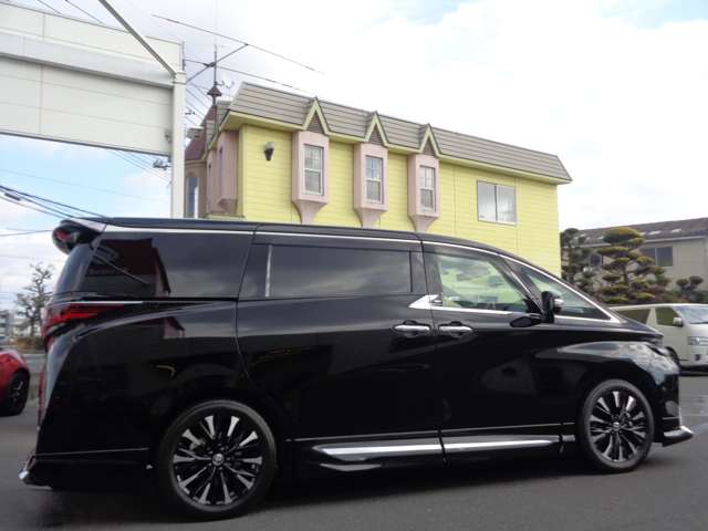 トヨタ ヴェルファイア　ハイブリッド ハイブリッド ２．５ エグゼクティブ ラウンジ R5年 (中国) 99