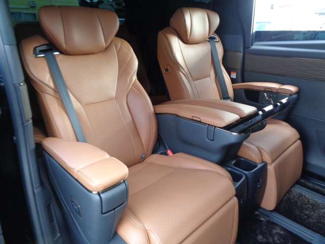 トヨタ ヴェルファイア　ハイブリッド ハイブリッド ２．５ エグゼクティブ ラウンジ R5年 (中国) 99