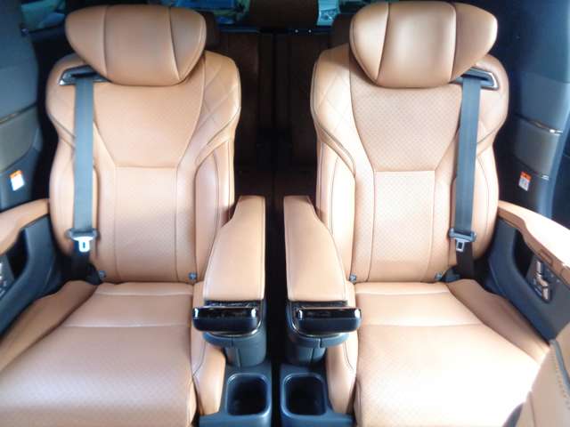 トヨタ ヴェルファイア　ハイブリッド ハイブリッド ２．５ エグゼクティブ ラウンジ R5年 (中国) 99