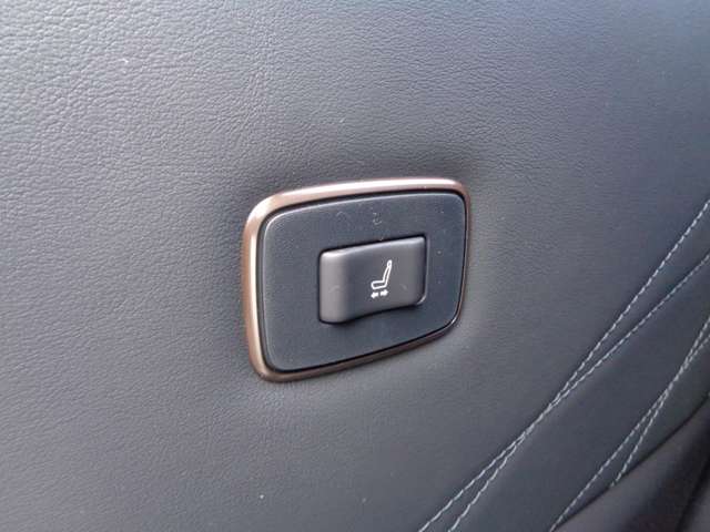 トヨタ ヴェルファイア　ハイブリッド ハイブリッド ２．５ エグゼクティブ ラウンジ R5年 (中国) 99