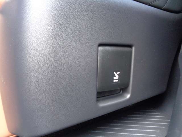 トヨタ ヴェルファイア　ハイブリッド ハイブリッド ２．５ エグゼクティブ ラウンジ R5年 (中国) 99