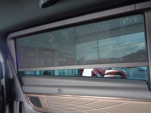 トヨタ ヴェルファイア　ハイブリッド ハイブリッド ２．５ エグゼクティブ ラウンジ R5年 (中国) 99