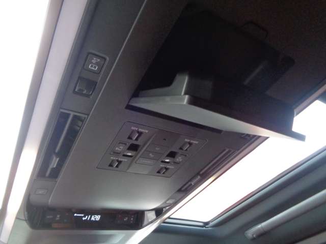 トヨタ ヴェルファイア　ハイブリッド ハイブリッド ２．５ エグゼクティブ ラウンジ R5年 (中国) 99