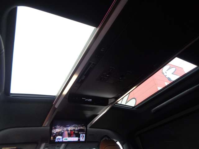 トヨタ ヴェルファイア　ハイブリッド ハイブリッド ２．５ エグゼクティブ ラウンジ R5年 (中国) 99