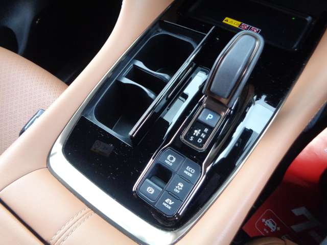 トヨタ ヴェルファイア　ハイブリッド ハイブリッド ２．５ エグゼクティブ ラウンジ R5年 (中国) 99