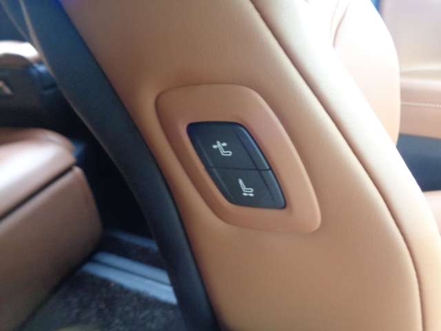 トヨタ ヴェルファイア　ハイブリッド ハイブリッド ２．５ エグゼクティブ ラウンジ R5年 (中国) 99