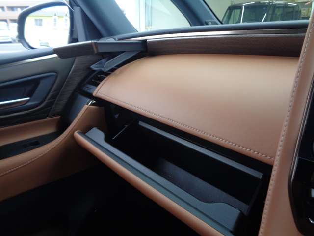 トヨタ ヴェルファイア　ハイブリッド ハイブリッド ２．５ エグゼクティブ ラウンジ R5年 (中国) 99