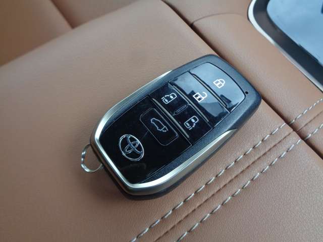 トヨタ ヴェルファイア　ハイブリッド ハイブリッド ２．５ エグゼクティブ ラウンジ R5年 (中国) 99