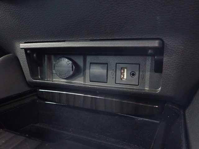 トヨタ クラウン　ハイブリッド ハイブリッド ２．５ Ｓ ＦＯＵＲ スポーツ スタイル ４ＷＤ R1年 (関東) 99