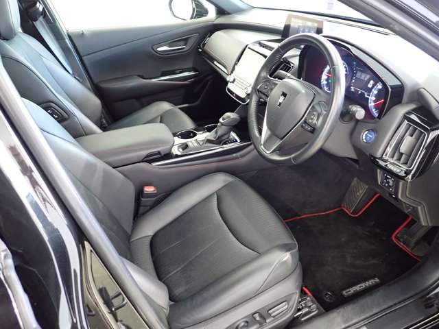 トヨタ クラウン　ハイブリッド ハイブリッド ２．５ Ｓ ＦＯＵＲ スポーツ スタイル ４ＷＤ R1年 (関東) 99