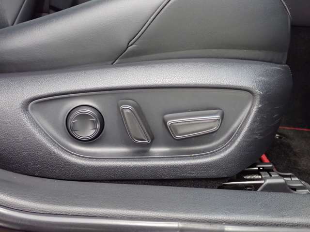 トヨタ クラウン　ハイブリッド ハイブリッド ２．５ Ｓ ＦＯＵＲ スポーツ スタイル ４ＷＤ R1年 (関東) 99