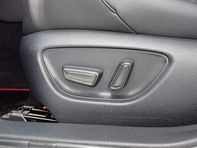 トヨタ クラウン　ハイブリッド ハイブリッド ２．５ Ｓ ＦＯＵＲ スポーツ スタイル ４ＷＤ R1年 (関東) 99