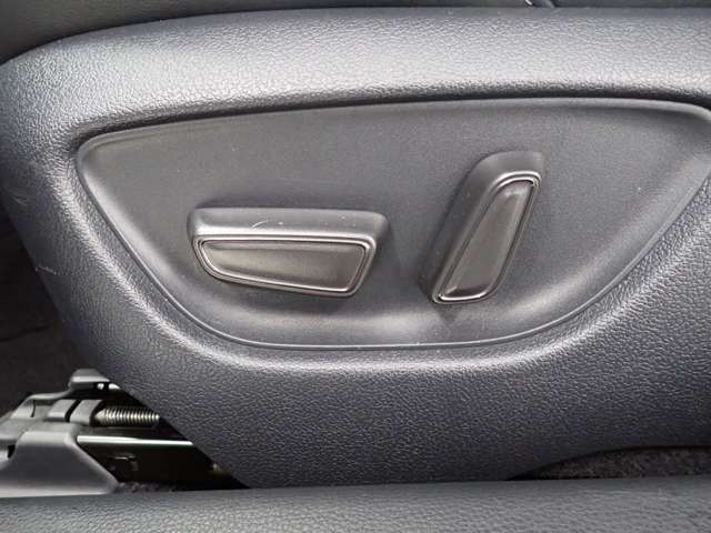 トヨタ クラウン　ハイブリッド ハイブリッド ２．５ ＲＳ R2年 (関東) 99