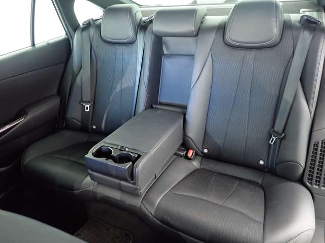 トヨタ クラウン　ハイブリッド ハイブリッド ２．５ ＲＳ R2年 (関東) 99