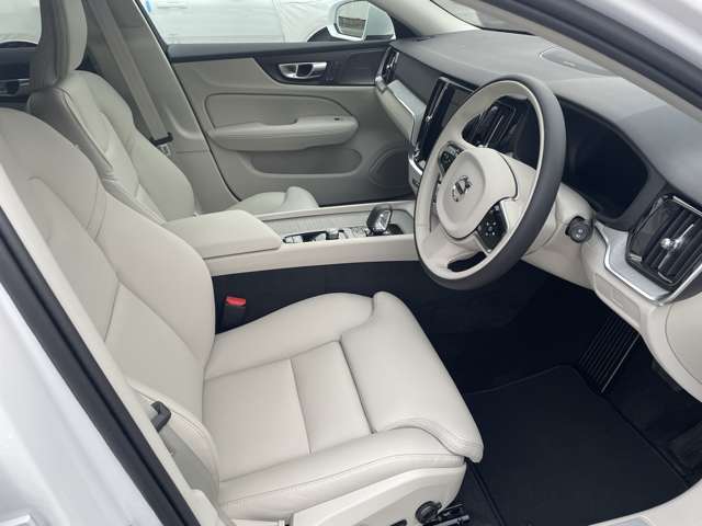 ボルボ Ｖ６０クロスカントリー プラス Ｂ５ ＡＷＤ ４ＷＤ R6年 (東北) 99