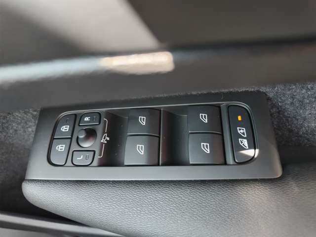 ボルボ ＸＣ４０リチャージ アルティメット シングルモーター R5年 (東北) 99