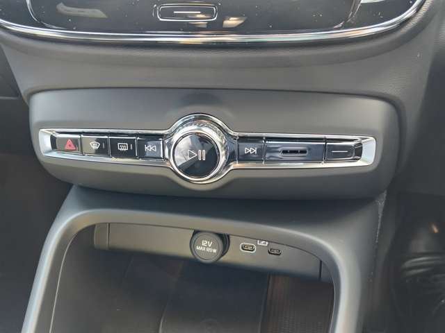 ボルボ ＸＣ４０リチャージ アルティメット シングルモーター R5年 (東北) 99