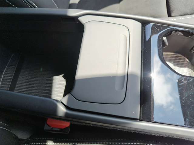 ボルボ ＸＣ４０リチャージ アルティメット シングルモーター R5年 (東北) 99