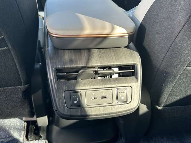 日産 アリア Ｂ６ R4年 (東海) 99