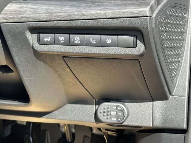 日産 アリア Ｂ６ R4年 (東海) 99