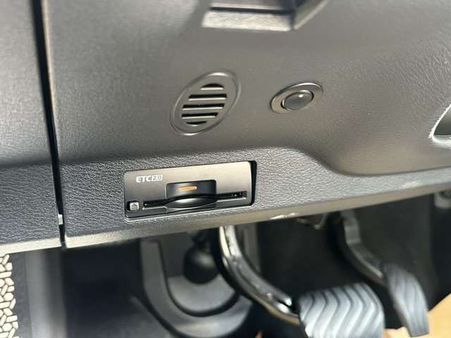 日産 アリア Ｂ６ R4年 (東海) 99