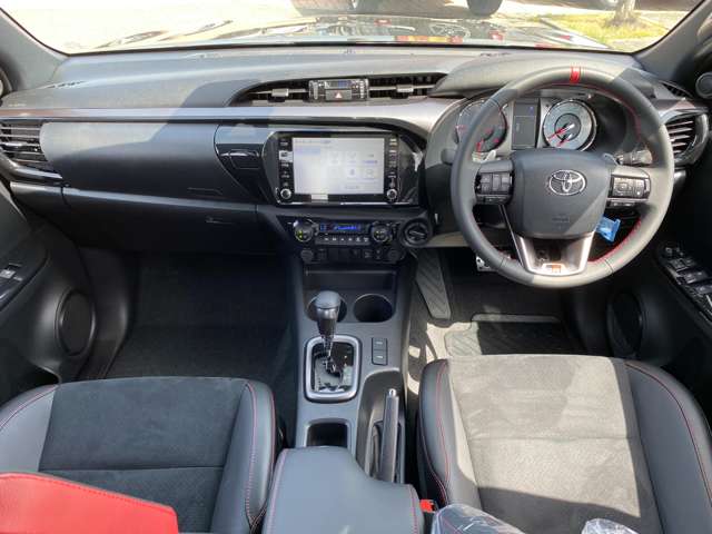 トヨタ ハイラックス ２．４ Ｚ ＧＲスポーツ ディーゼルターボ ４ＷＤ R7年 (九州・沖縄) 99