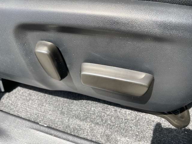 トヨタ ハイラックス ２．４ Ｚ ＧＲスポーツ ディーゼルターボ ４ＷＤ R7年 (九州・沖縄) 99