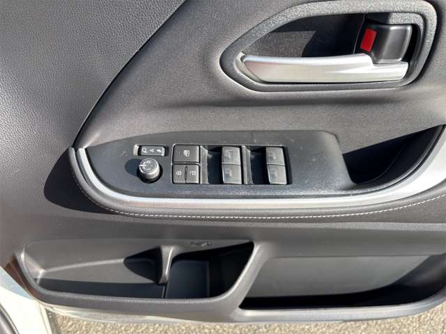 トヨタ ノア １．８ ハイブリッド Ｓ－Ｚ R6年 (近畿) 99