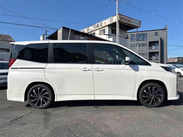 トヨタ ノア １．８ ハイブリッド Ｓ－Ｚ R6年 (近畿) 99