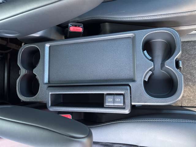 トヨタ ノア １．８ ハイブリッド Ｓ－Ｚ R6年 (近畿) 99