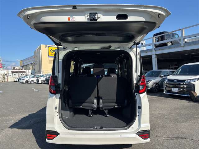 トヨタ ノア １．８ ハイブリッド Ｓ－Ｚ R6年 (近畿) 99