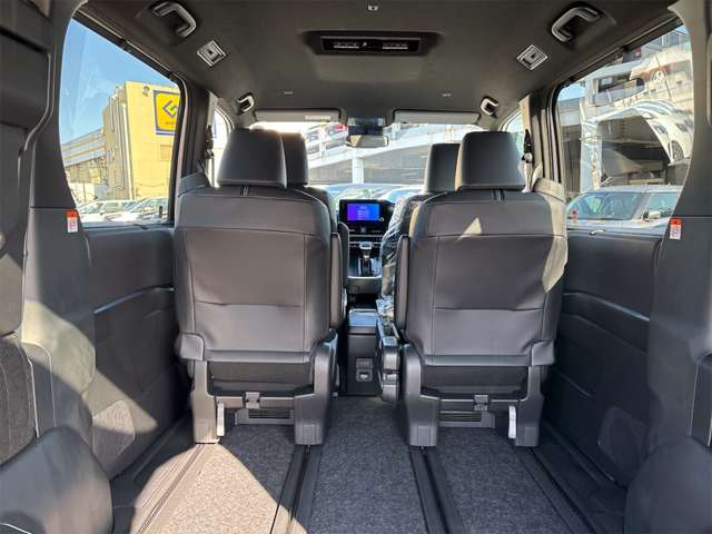 トヨタ ノア １．８ ハイブリッド Ｓ－Ｚ R6年 (近畿) 99