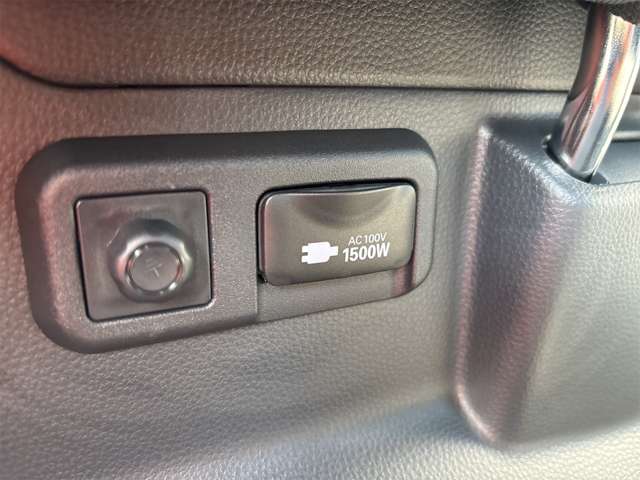 トヨタ ノア １．８ ハイブリッド Ｓ－Ｚ R6年 (近畿) 99