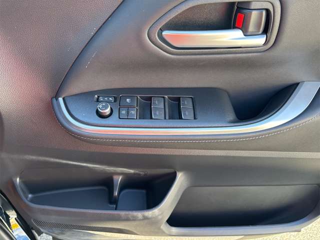 トヨタ ノア １．８ ハイブリッド Ｓ－Ｚ R6年 (近畿) 99