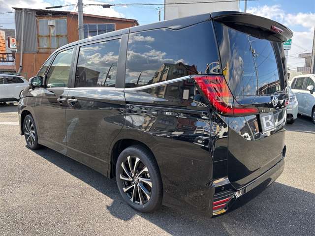 トヨタ ノア １．８ ハイブリッド Ｓ－Ｚ R6年 (近畿) 99